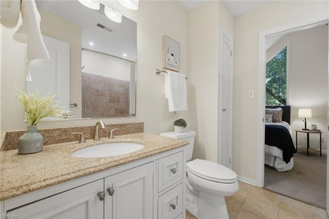 7740 Waters Edge LN, Gloucester Point, VA 23062