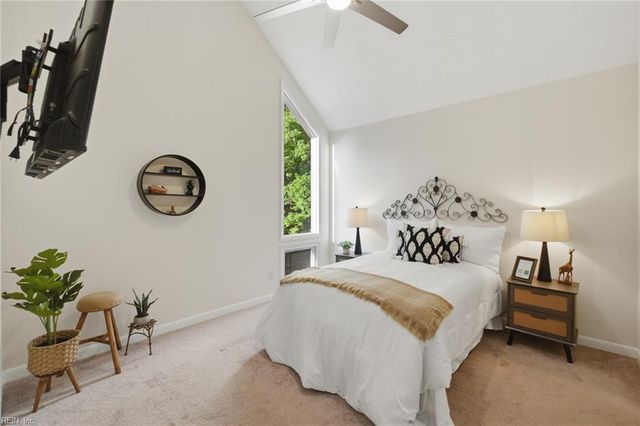 7740 Waters Edge LN, Gloucester Point, VA 23062