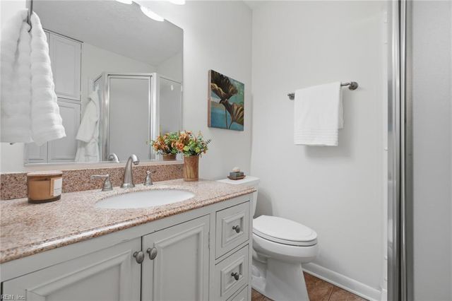 7740 Waters Edge LN, Gloucester Point, VA 23062