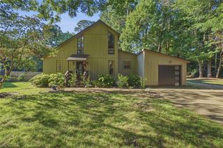 7740 Waters Edge LN, Gloucester Point, VA 23062