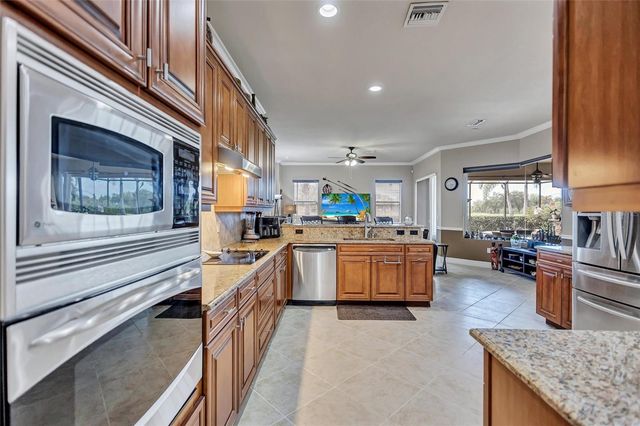 7511 HERITAGE GRAND PLACE, Bradenton, FL 34212