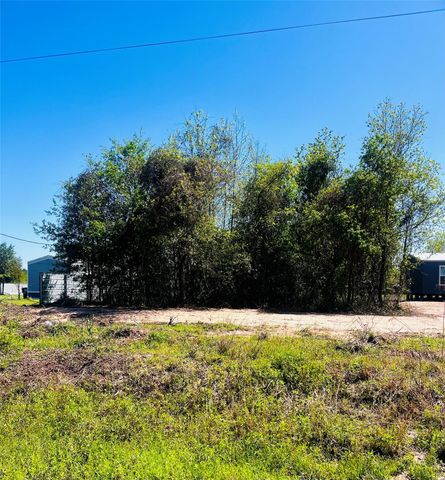 1942 County Road 3542, Cleveland, TX 77327