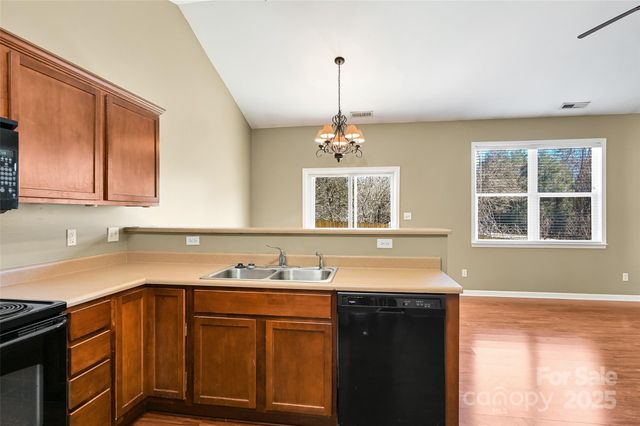 78 Woodcreek Circle, Swannanoa, NC 28778