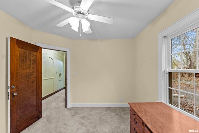 2019 11TH Street Place, East Moline, IL 61244