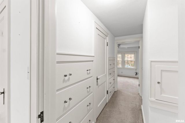 2019 11TH Street Place, East Moline, IL 61244