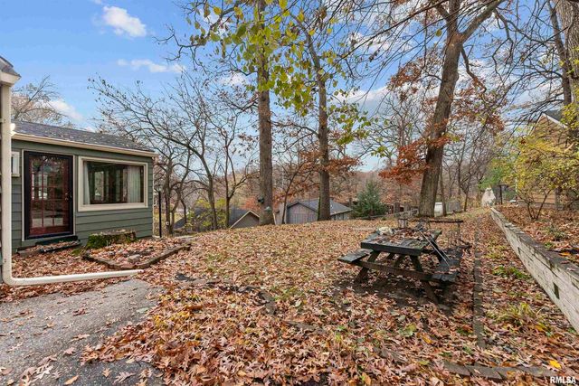 2019 11TH Street Place, East Moline, IL 61244