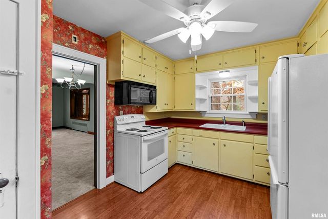 2019 11TH Street Place, East Moline, IL 61244