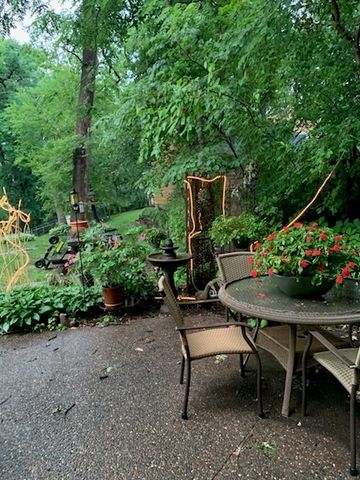 2019 11TH Street Place, East Moline, IL 61244