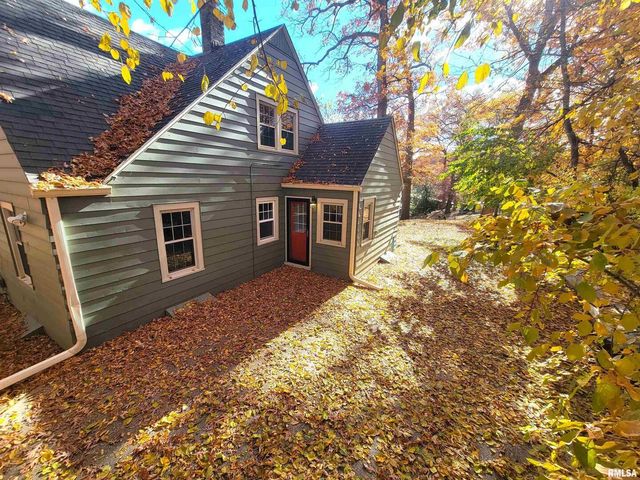 2019 11TH Street Place, East Moline, IL 61244