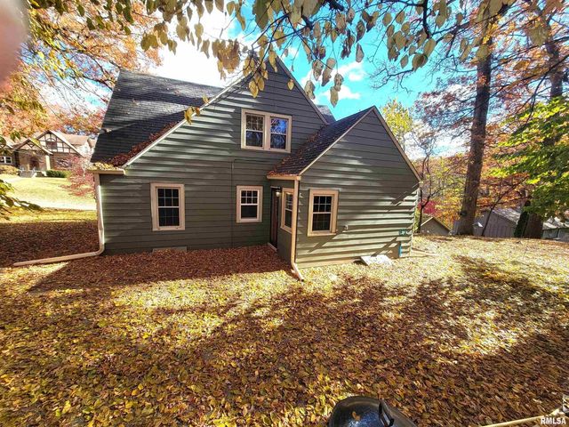 2019 11TH Street Place, East Moline, IL 61244