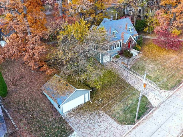 2019 11TH Street Place, East Moline, IL 61244