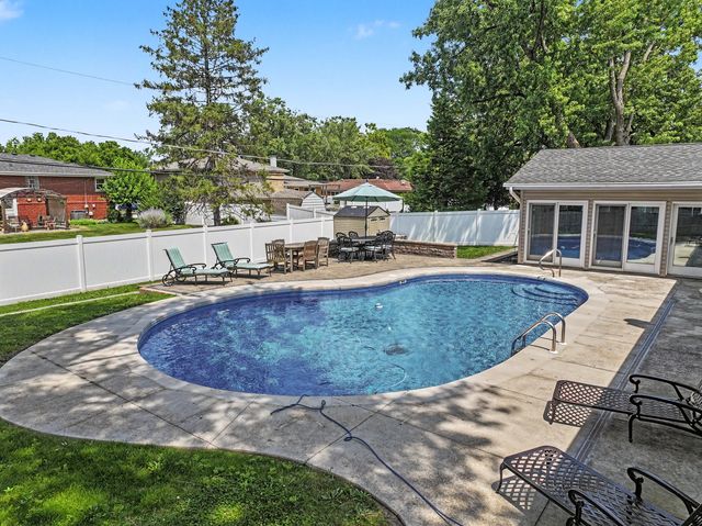 8616 W 144th. Street W, Orland Park, IL 60462
