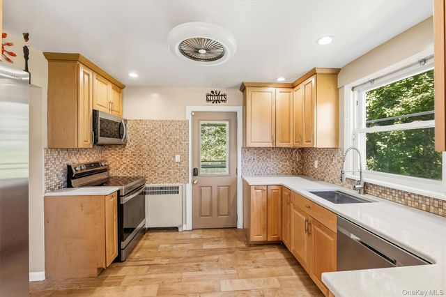 36 Maryton Road, White Plains, NY 10603