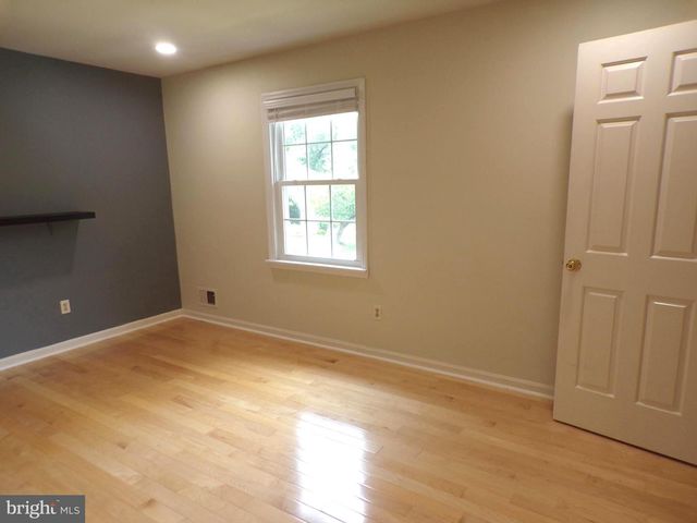 5915 PARKRIDGE LN, Alexandria, VA 22310