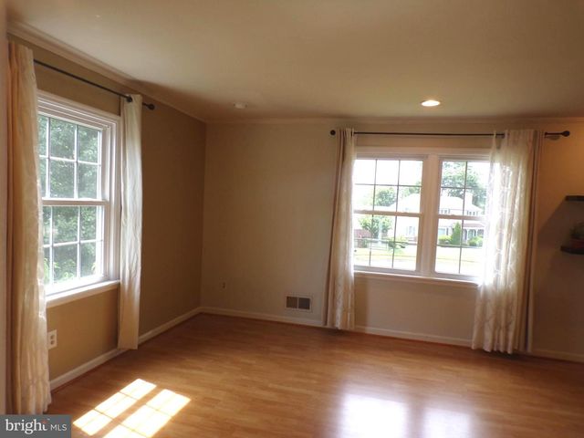 5915 PARKRIDGE LN, Alexandria, VA 22310
