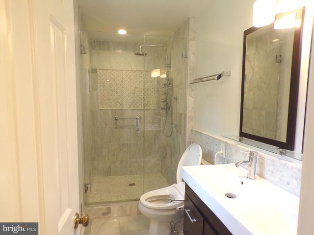 5915 PARKRIDGE LN, Alexandria, VA 22310