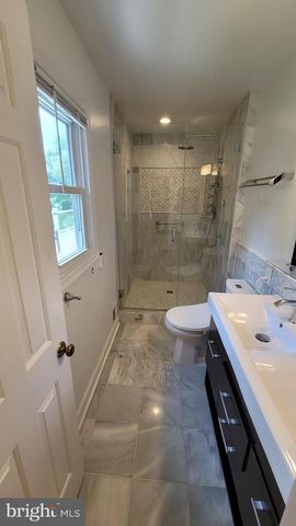 5915 PARKRIDGE LN, Alexandria, VA 22310