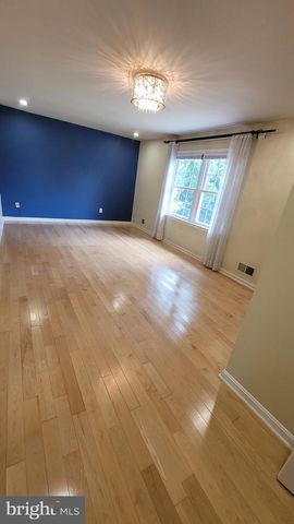 5915 PARKRIDGE LN, Alexandria, VA 22310
