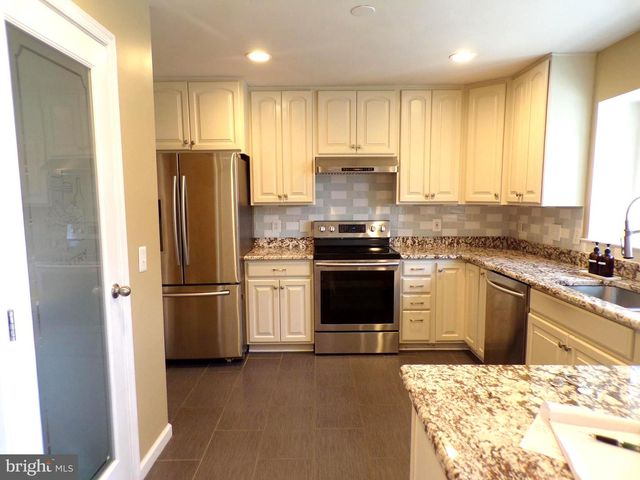 5915 PARKRIDGE LN, Alexandria, VA 22310
