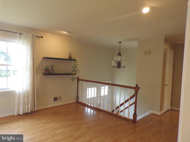 5915 PARKRIDGE LN, Alexandria, VA 22310