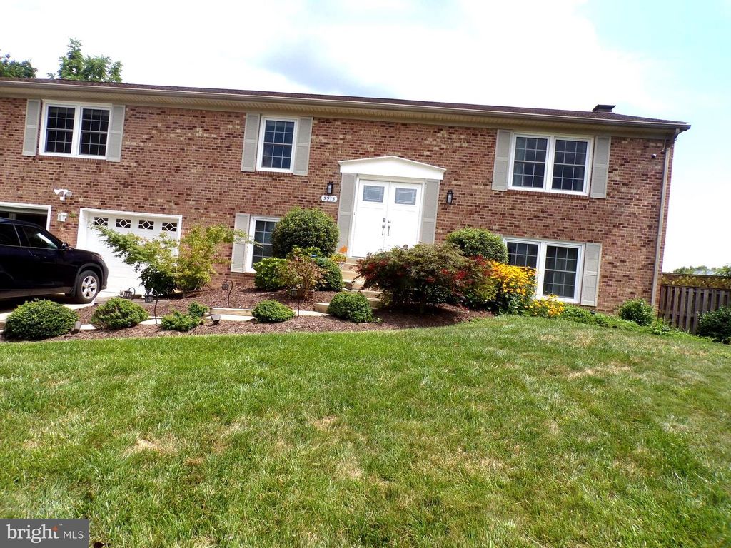 5915 PARKRIDGE LN, Alexandria, VA 22310
