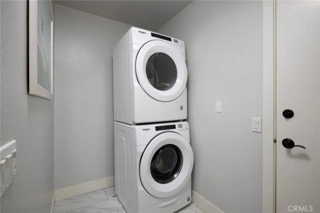 390 Deerfield, Irvine, CA 92606