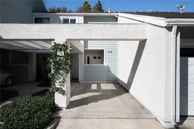 390 Deerfield, Irvine, CA 92606