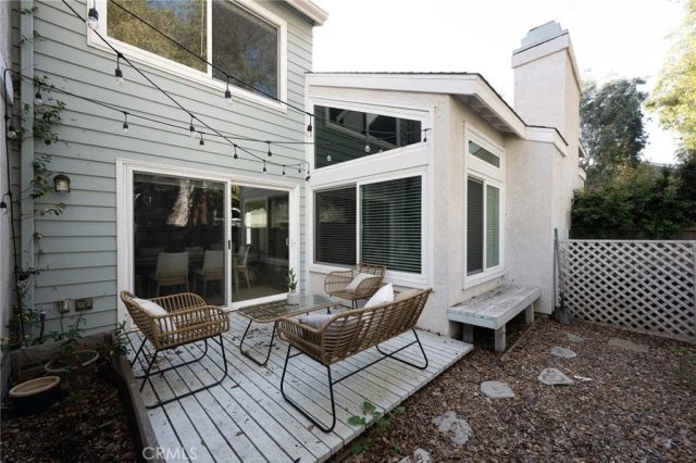 390 Deerfield, Irvine, CA 92606