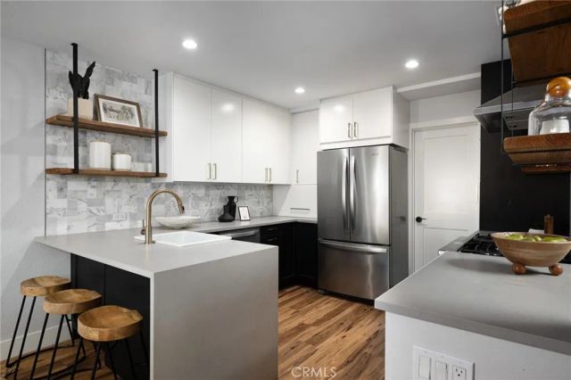 390 Deerfield, Irvine, CA 92606