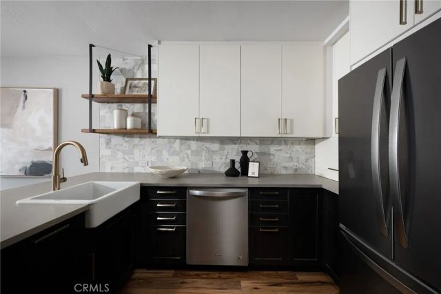 390 Deerfield, Irvine, CA 92606