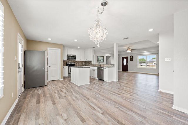 4000 Goliad Drive, Granbury, TX 76048