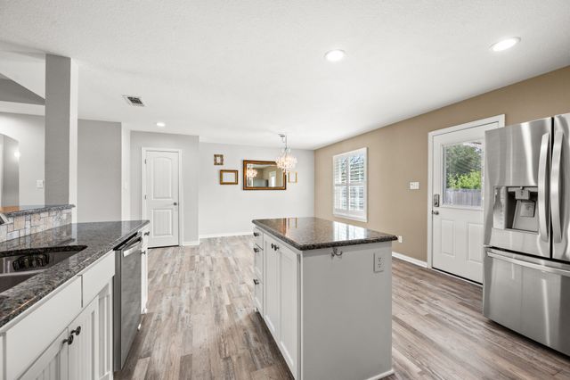 4000 Goliad Drive, Granbury, TX 76048