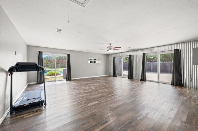 4000 Goliad Drive, Granbury, TX 76048
