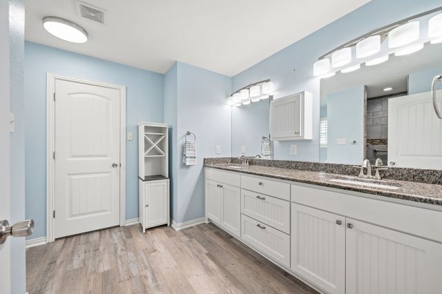 4000 Goliad Drive, Granbury, TX 76048