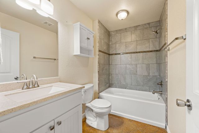 4000 Goliad Drive, Granbury, TX 76048