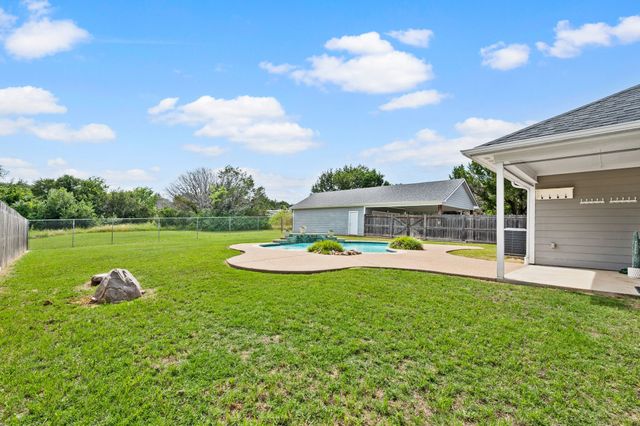 4000 Goliad Drive, Granbury, TX 76048