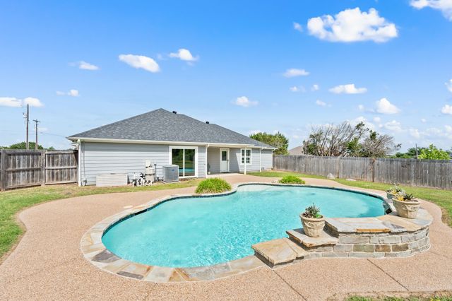 4000 Goliad Drive, Granbury, TX 76048