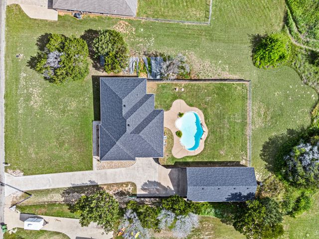 4000 Goliad Drive, Granbury, TX 76048