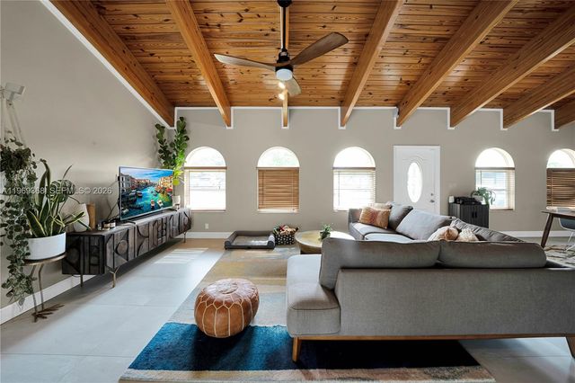 18900 Belview Dr, Cutler Bay, FL 33157