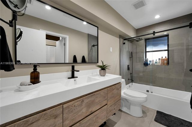 18900 Belview Dr, Cutler Bay, FL 33157