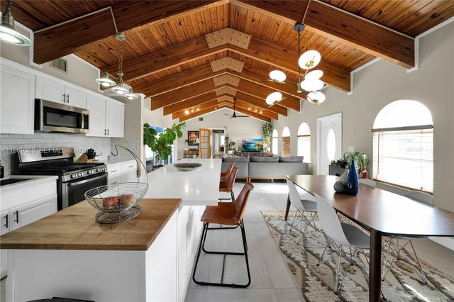 18900 Belview Dr, Cutler Bay, FL 33157