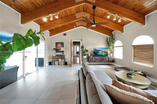 18900 Belview Dr, Cutler Bay, FL 33157