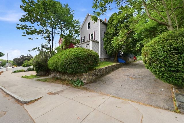 722 Highland Ave, Malden, MA 02148