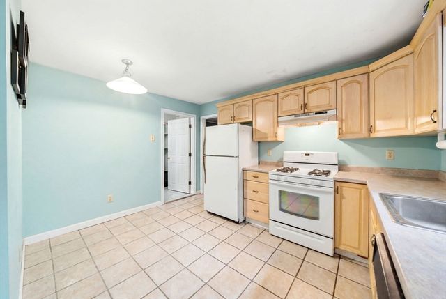722 Highland Ave, Malden, MA 02148