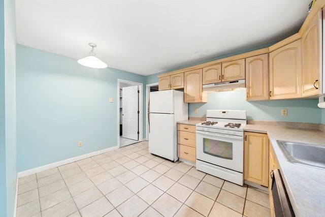 722 Highland Ave, Malden, MA 02148