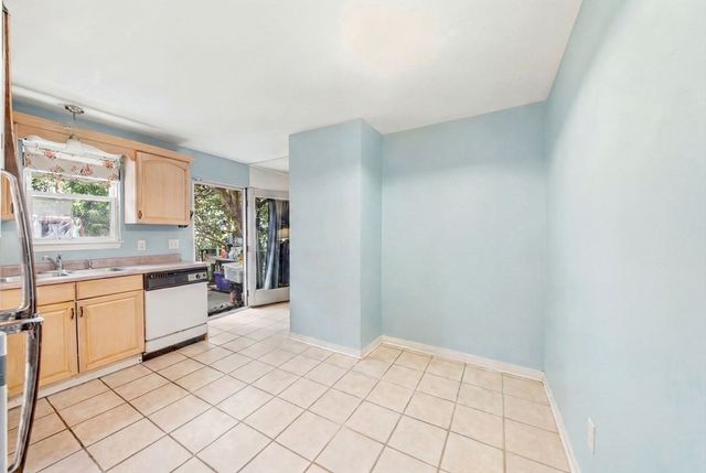 722 Highland Ave, Malden, MA 02148