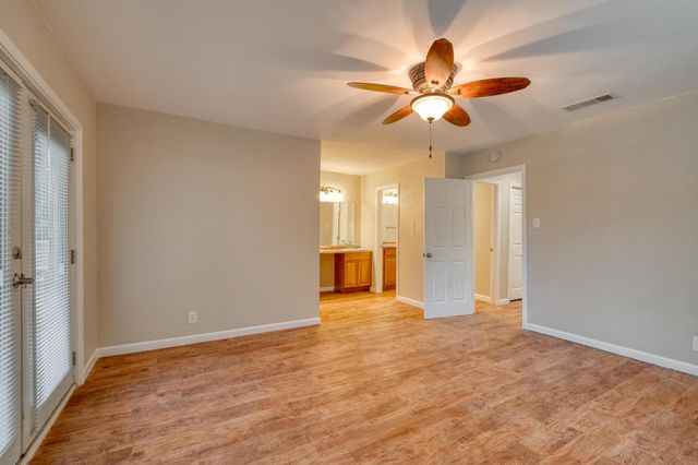 2700 Catalina DR B, Austin, TX 78741