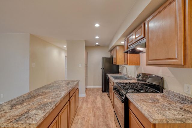 2700 Catalina DR B, Austin, TX 78741