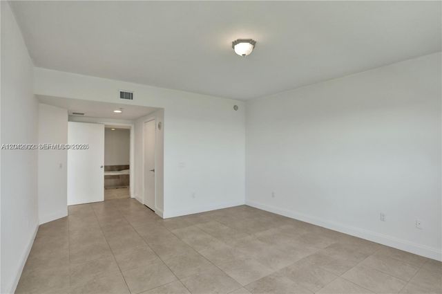 15051 Royal Oaks Lane 2603, North Miami, FL 33181