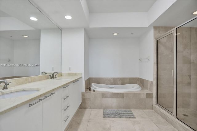 15051 Royal Oaks Lane 2603, North Miami, FL 33181